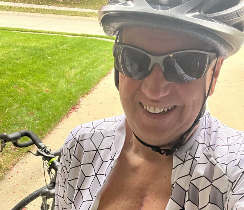 Man suffers cardiac arrest – Saved by fellow cyclists performing CPR